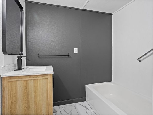 557 Southwest Cutoff 35, Worcester MA 01607