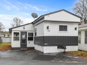 557 Southwest Cutoff 35, Worcester MA 01607