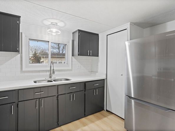 557 Southwest Cutoff 35, Worcester MA 01607