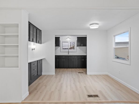 557 Southwest Cutoff 35, Worcester MA 01607