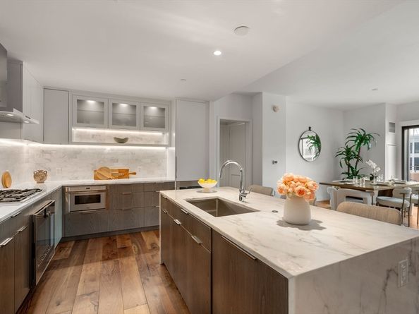 300 Pier 4 Blvd 2E, Boston MA 02210