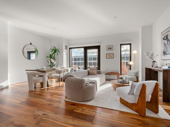 300 Pier 4 Blvd 2E, Boston MA 02210