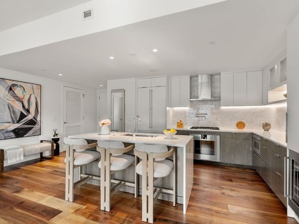 300 Pier 4 Blvd 2E, Boston MA 02210