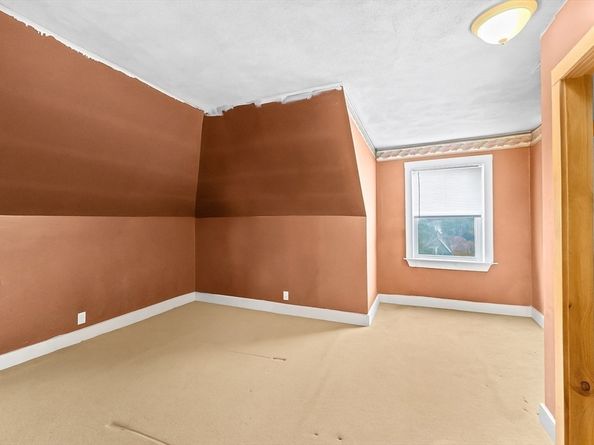 465 Newport Ave, Quincy MA 02170