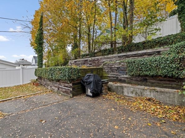 465 Newport Ave, Quincy MA 02170