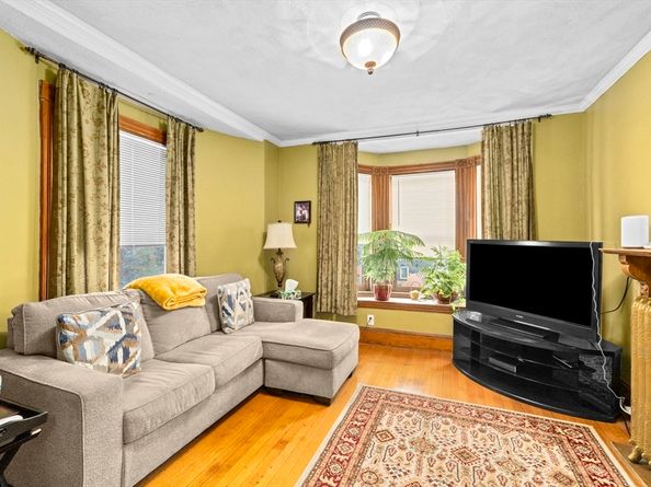 465 Newport Ave, Quincy MA 02170