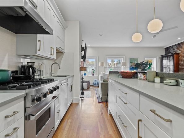 1778 Beacon St 302, Brookline MA 02445