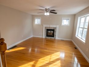 877 Brockton Ave 877, Abington MA 02351