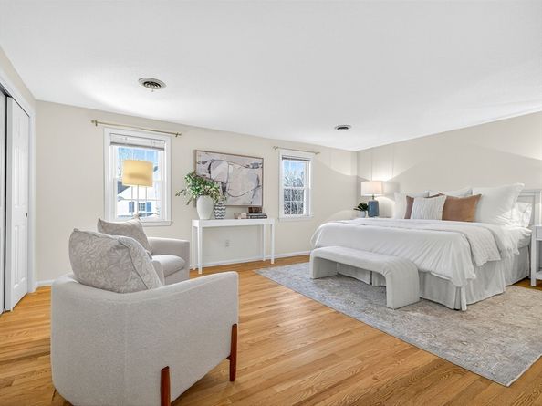 609 Washington St 303, Wellesley MA 02482