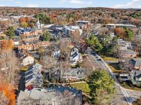 609 Washington St 303, Wellesley MA 02482