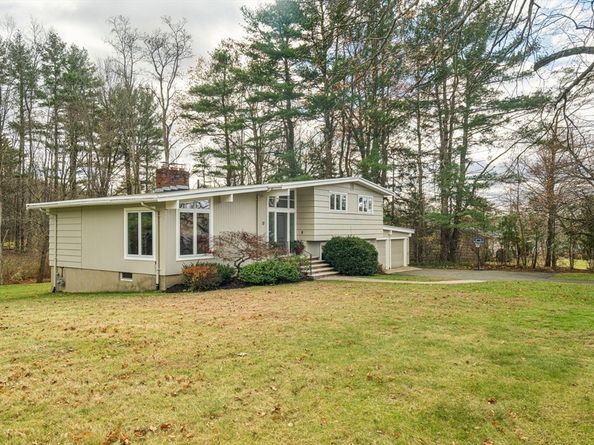 17 Linda Road, Andover MA 01810