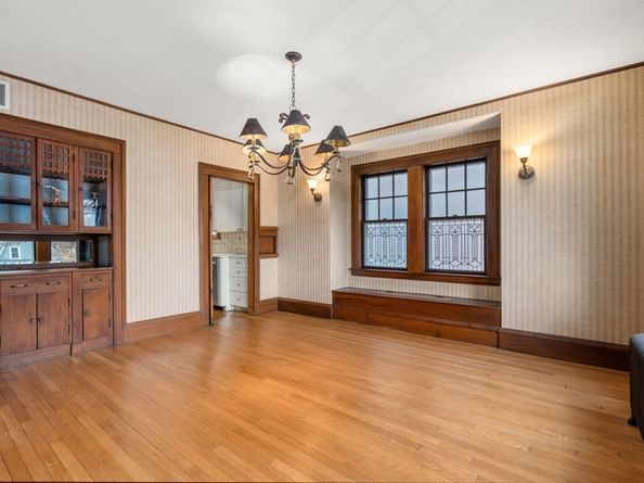 1421 Quincy Shore Dr, Quincy MA 02169