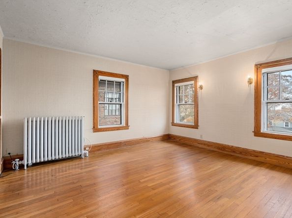 1421 Quincy Shore Dr, Quincy MA 02169