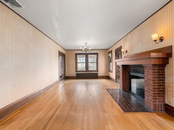 1421 Quincy Shore Dr, Quincy MA 02169