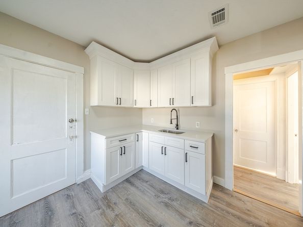 68 Ash St, Brockton MA 02301