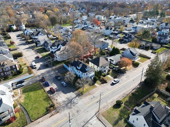 68 Ash St, Brockton MA 02301