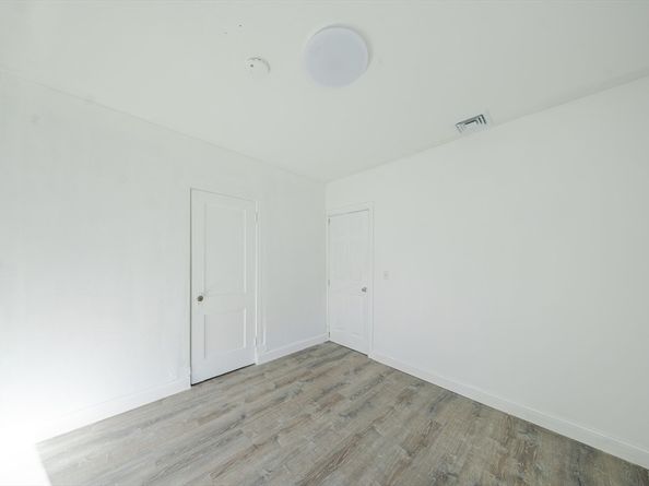 68 Ash St, Brockton MA 02301