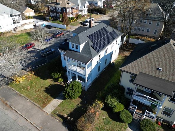 68 Ash St, Brockton MA 02301