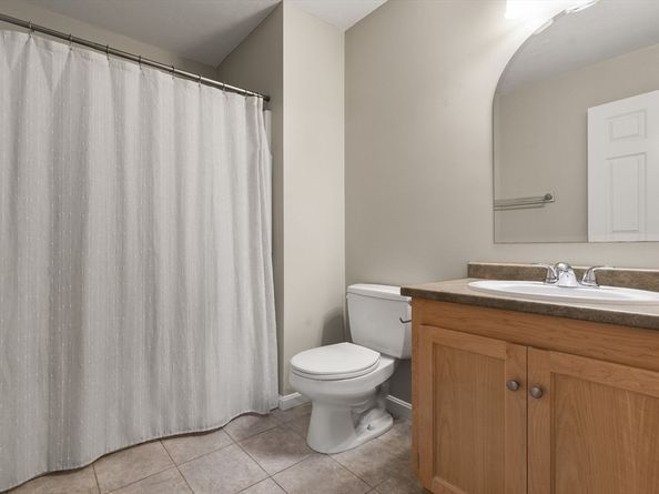 150 Ariel Cir 150, Sutton MA 01590