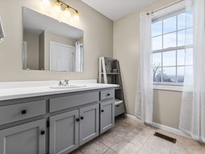 150 Ariel Cir 150, Sutton MA 01590