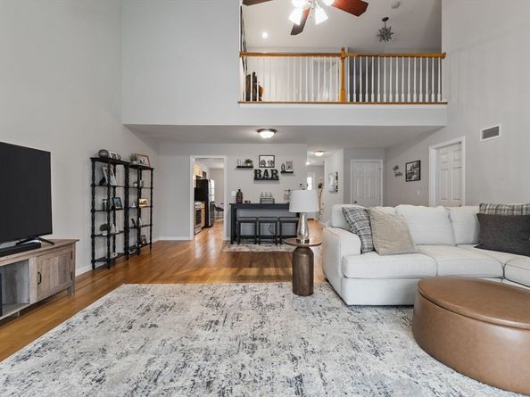 150 Ariel Cir 150, Sutton MA 01590