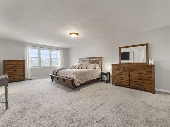 150 Ariel Cir 150, Sutton MA 01590