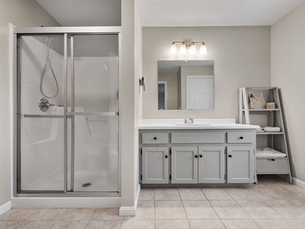 150 Ariel Cir 150, Sutton MA 01590