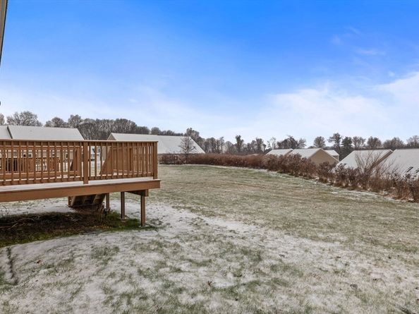 150 Ariel Cir 150, Sutton MA 01590