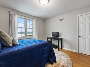 150 Ariel Cir 150, Sutton MA 01590