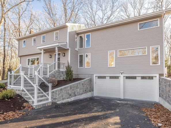 157 Wilshire Dr, Sharon MA 02067