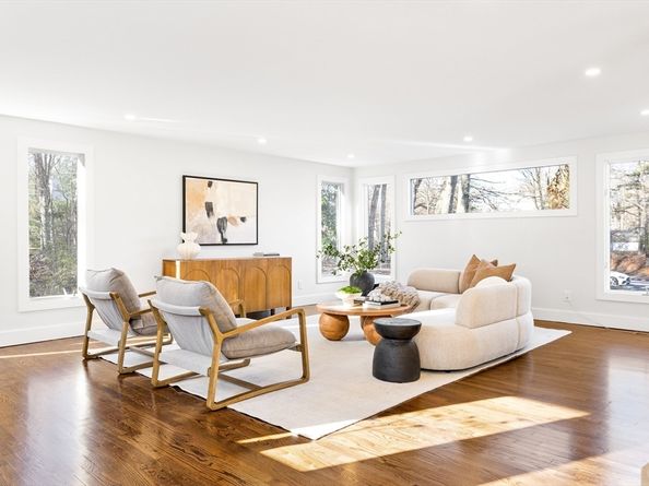 157 Wilshire Dr, Sharon MA 02067