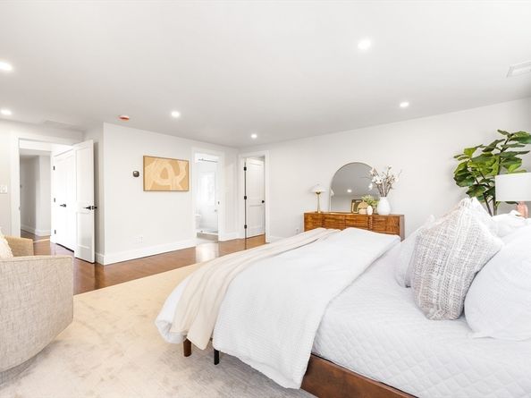 157 Wilshire Dr, Sharon MA 02067