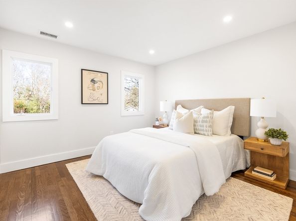 157 Wilshire Dr, Sharon MA 02067