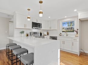 6 Puritan Ln, Dedham MA 02026