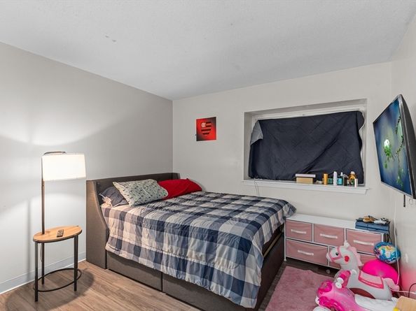 1 Chapel Hill Dr 2, Plymouth MA 02360