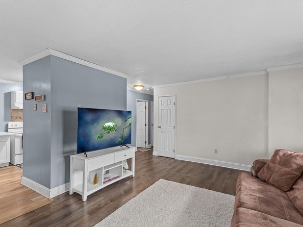 1 Chapel Hill Dr 2, Plymouth MA 02360