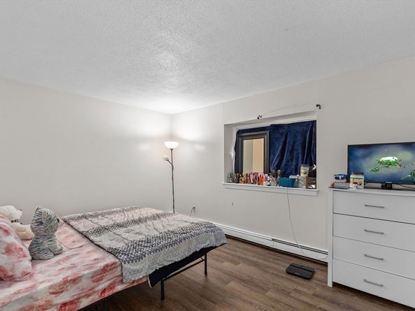 1 Chapel Hill Dr 2, Plymouth MA 02360