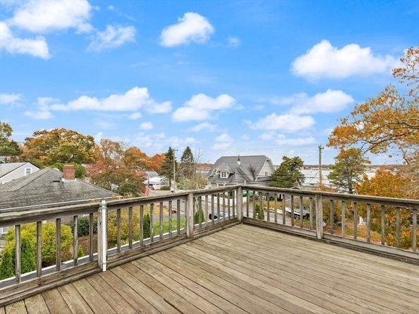 10 Oak St, Wareham MA 02571