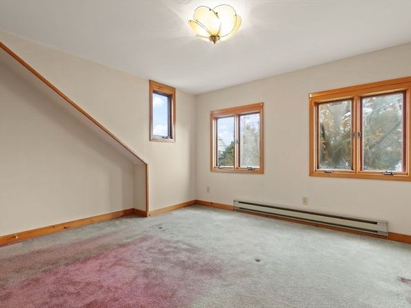 10 Oak St, Wareham MA 02571