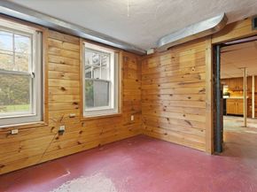 10 Oak St, Wareham MA 02571