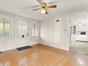 10 Oak St, Wareham MA 02571