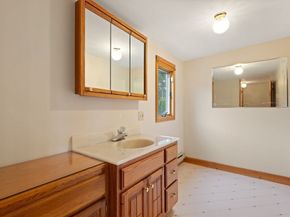 10 Oak St, Wareham MA 02571