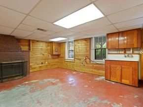 10 Oak St, Wareham MA 02571