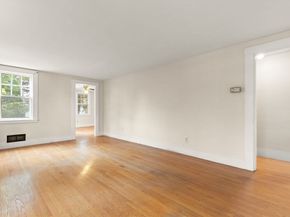 10 Oak St, Wareham MA 02571