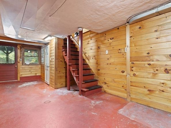 10 Oak St, Wareham MA 02571