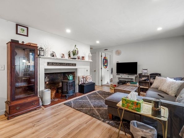 126 Summer St, Plymouth MA 02360