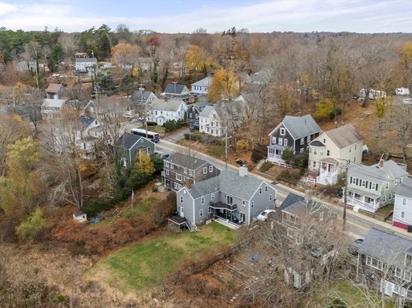 126 Summer St, Plymouth MA 02360