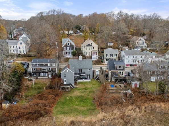 126 Summer St, Plymouth MA 02360