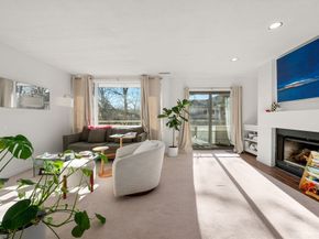 9-17 Baldwin St 15C, Newton MA 02458