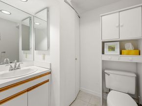 9-17 Baldwin St 15C, Newton MA 02458